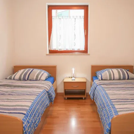 Apartman Branka - Rac148 By Interhome *